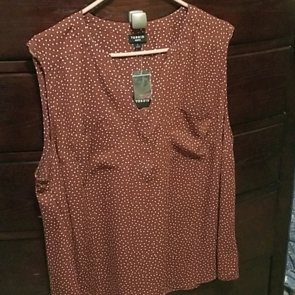 New sleeveless top